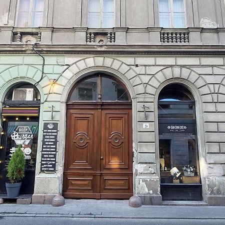 Classical Budapest Apartment In The Old Pest Zewnętrze zdjęcie