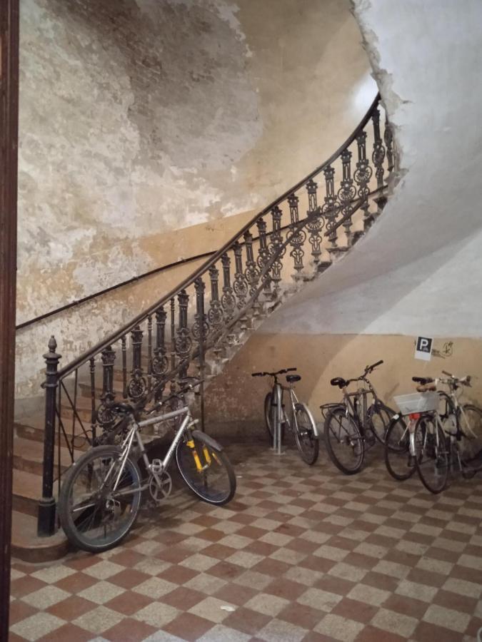 Classical Budapest Apartment In The Old Pest Zewnętrze zdjęcie