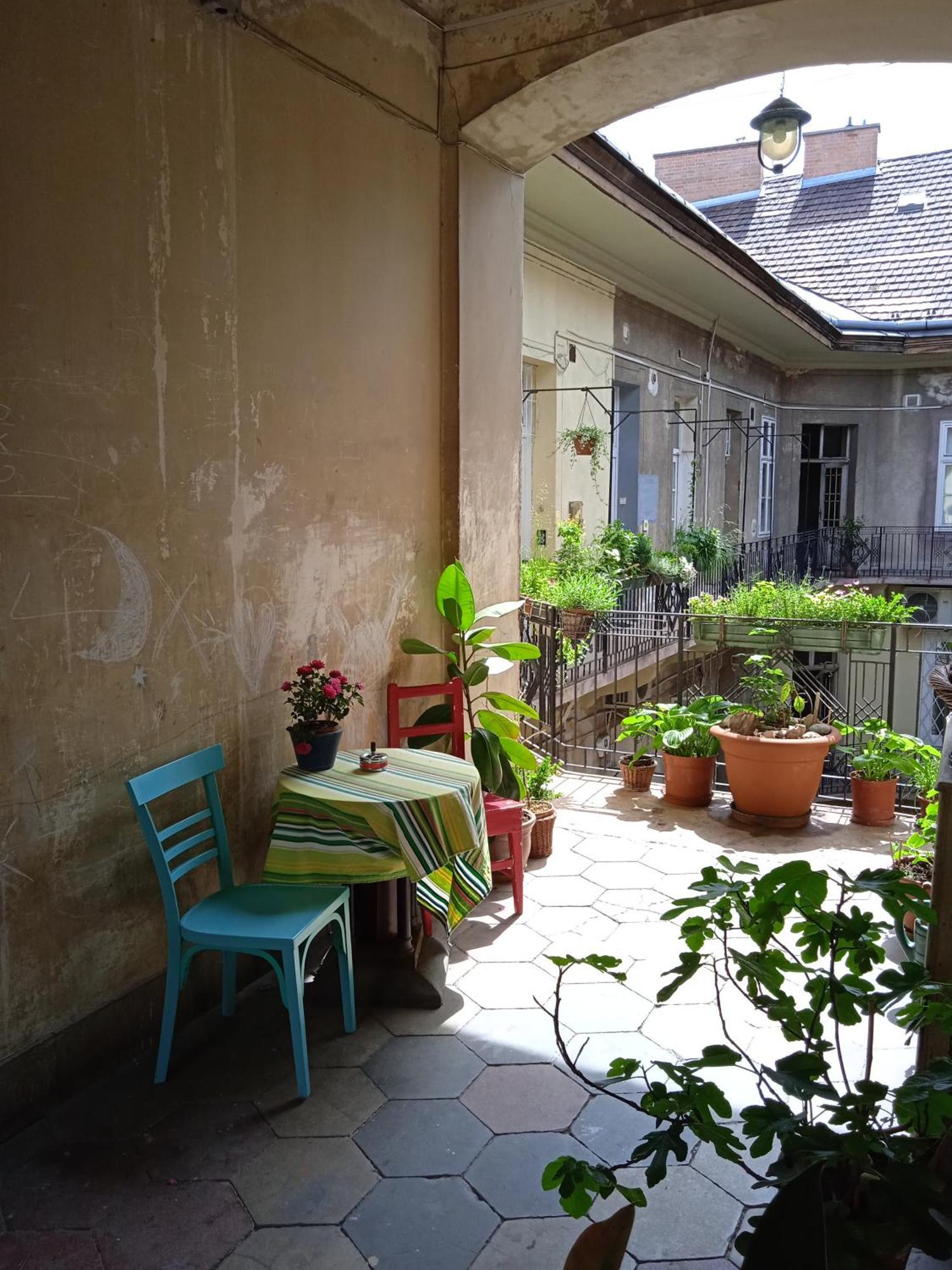 Classical Budapest Apartment In The Old Pest Zewnętrze zdjęcie